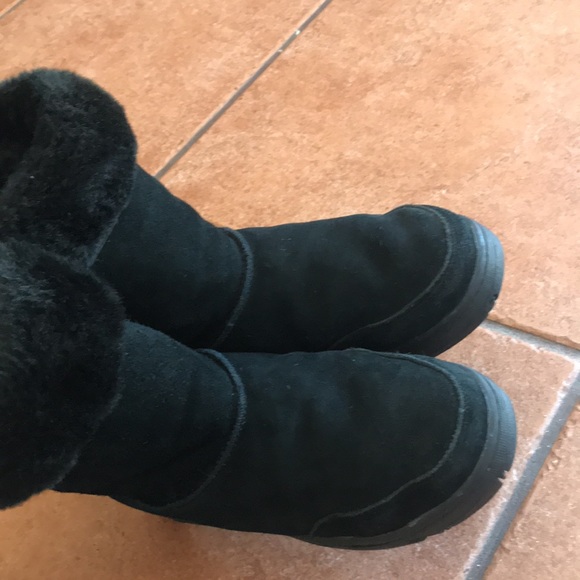 Ugg black leather sheepskin winter boots shoes size W9 - Picture 16 of 16